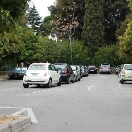 Menton, 2 Pieces, 4 Personnes - Fr-1-196-170 *